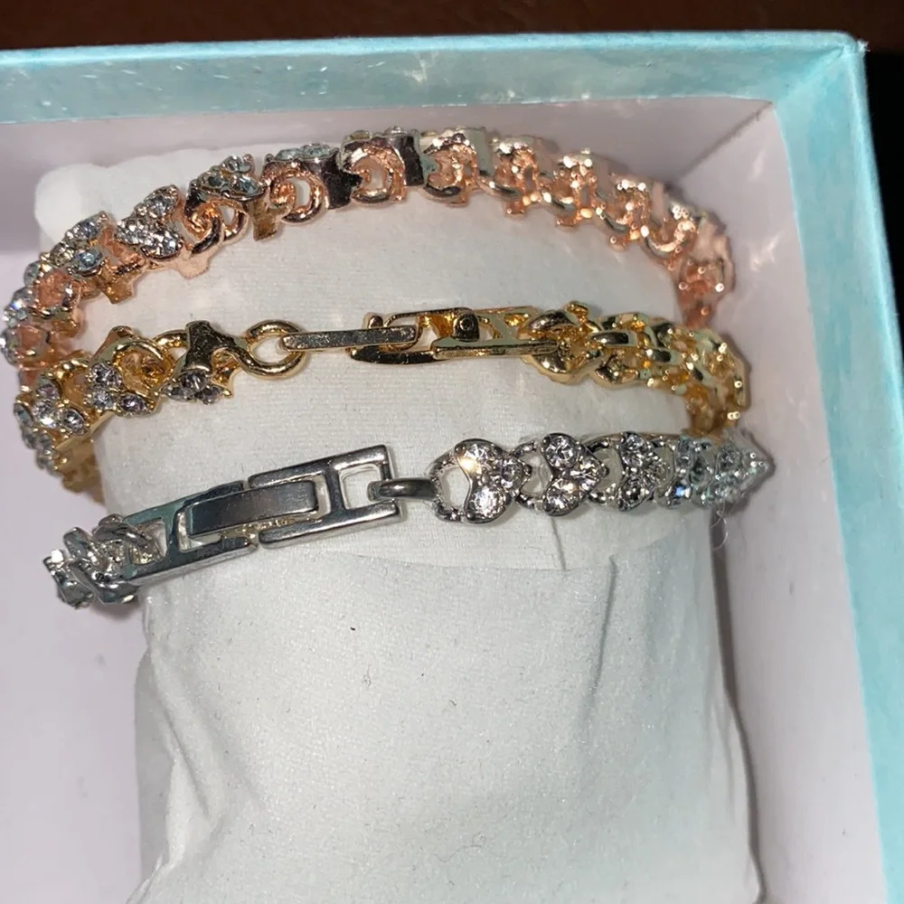 Set/3 Gold, Rose gold, and silver plated heart bracelet set of 3 7.5 inch